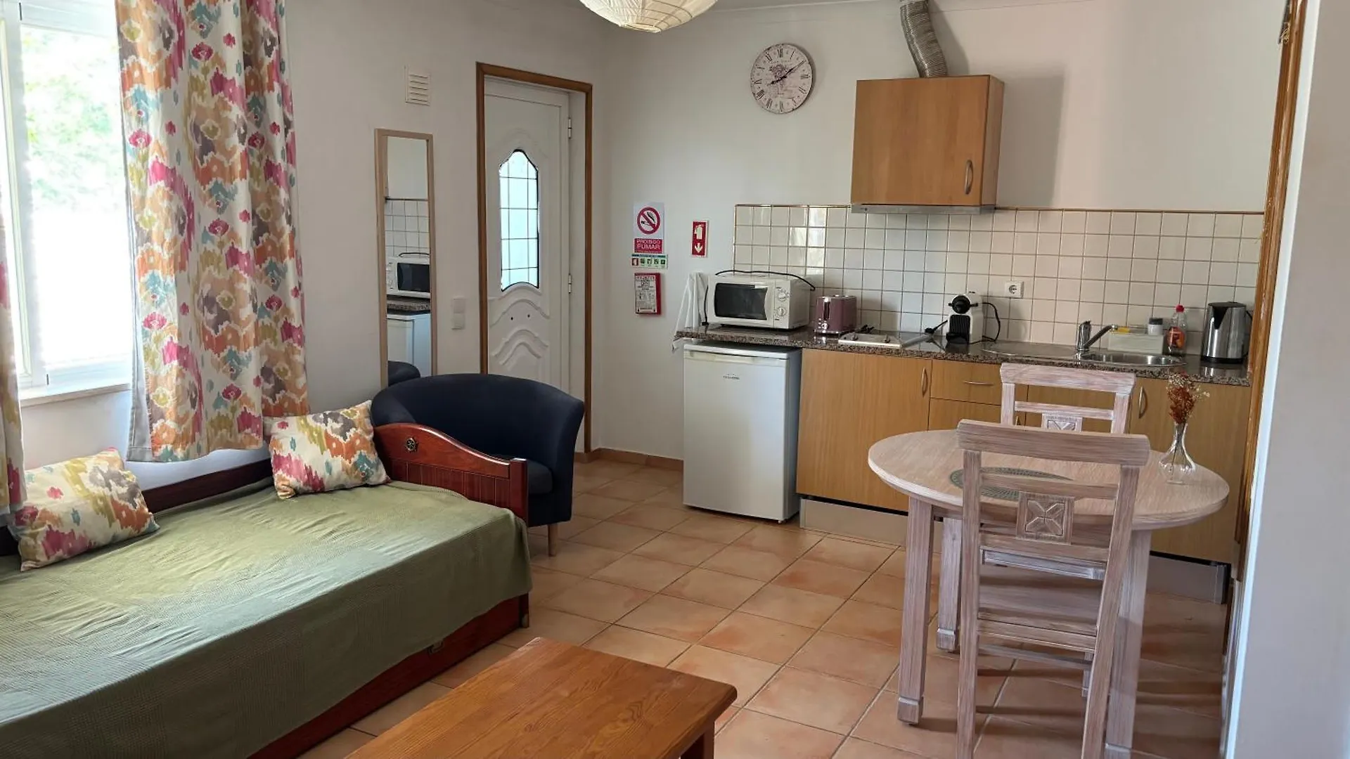 Apartment Aparts 8 T1 E T0 Lagos